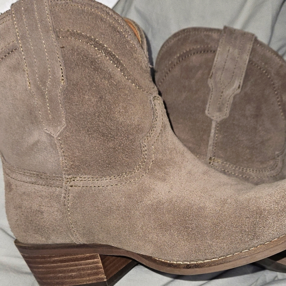Dingo Booties